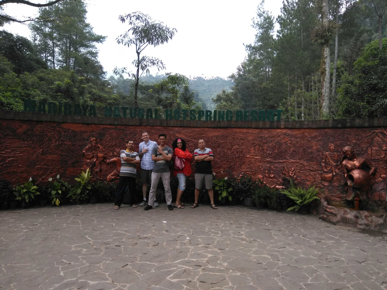 group shot at Maribaya