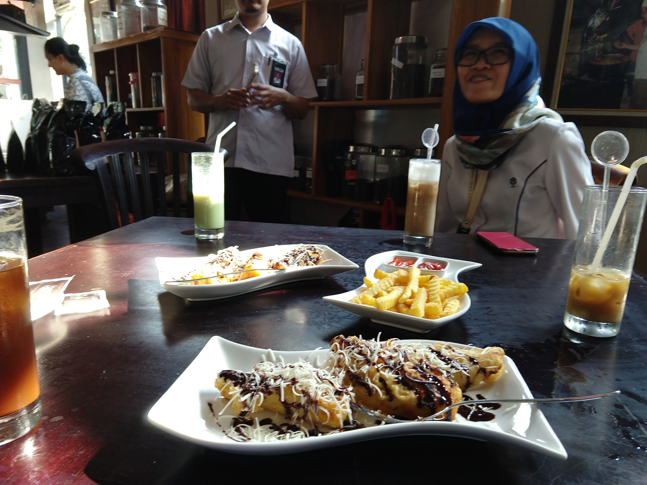 fried bananas with chocolate