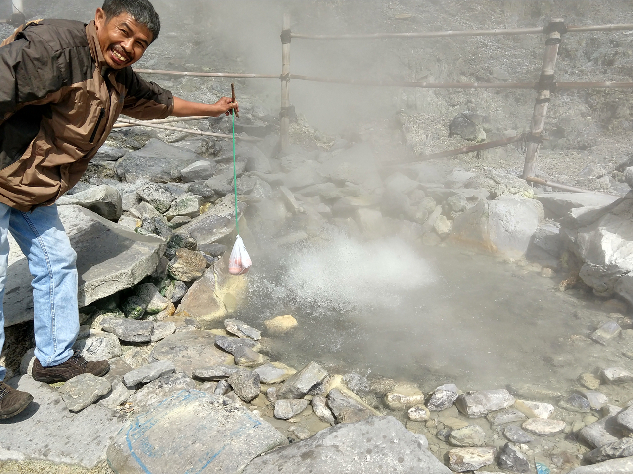 cooking eggs in a hot spring